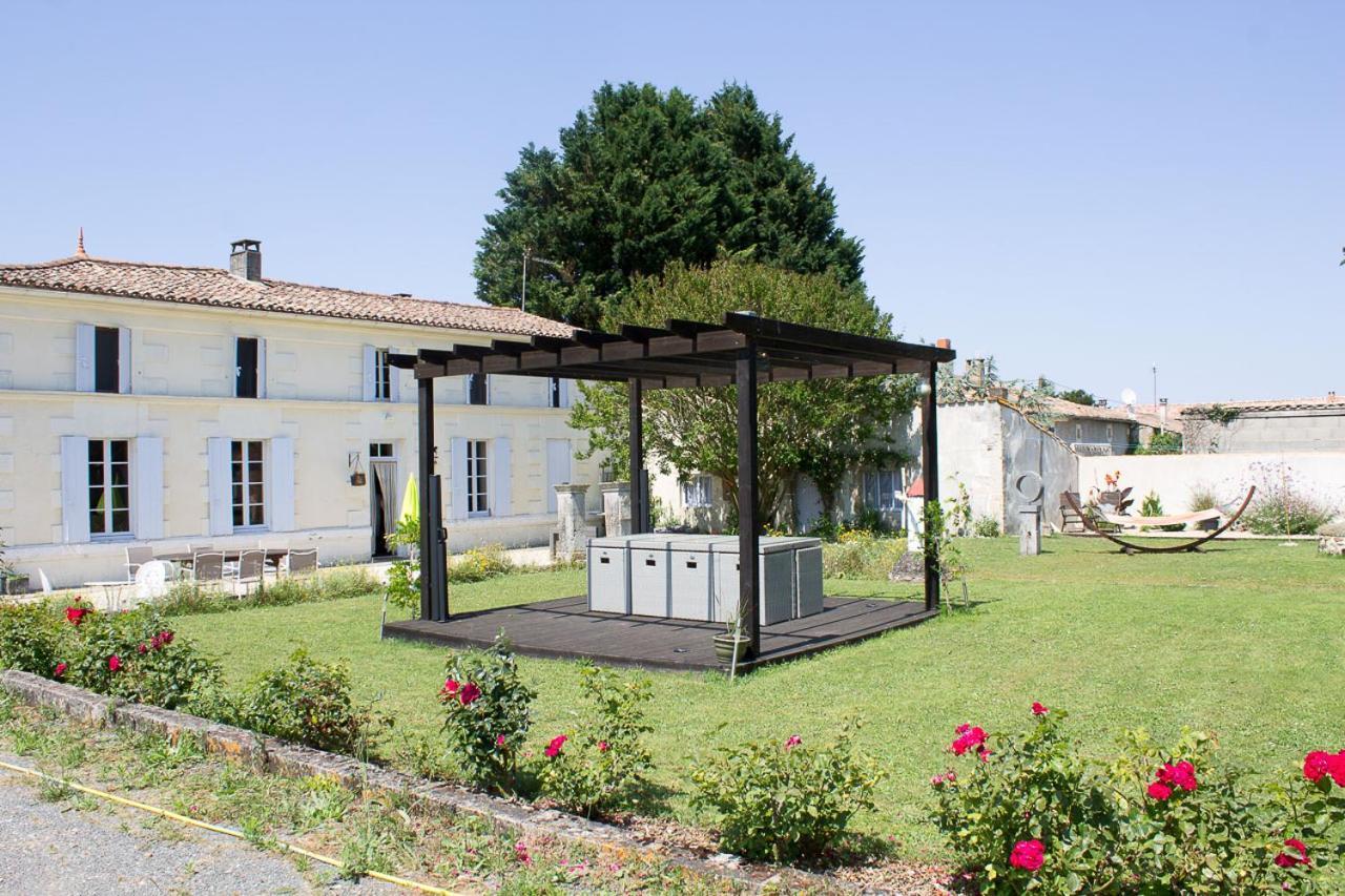 Le Charhido Bed and Breakfast Saint-Fort-sur-Gironde Eksteriør billede