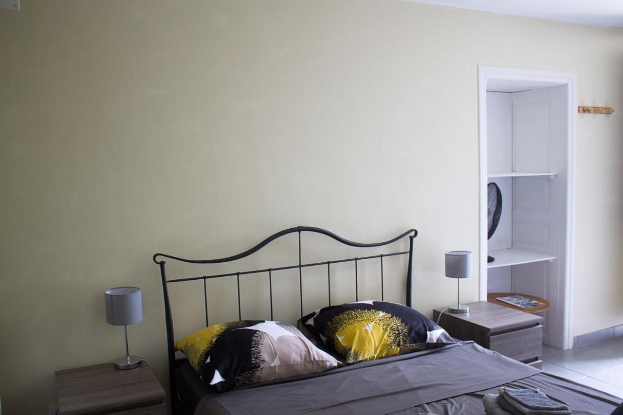 Le Charhido Bed and Breakfast Saint-Fort-sur-Gironde Eksteriør billede