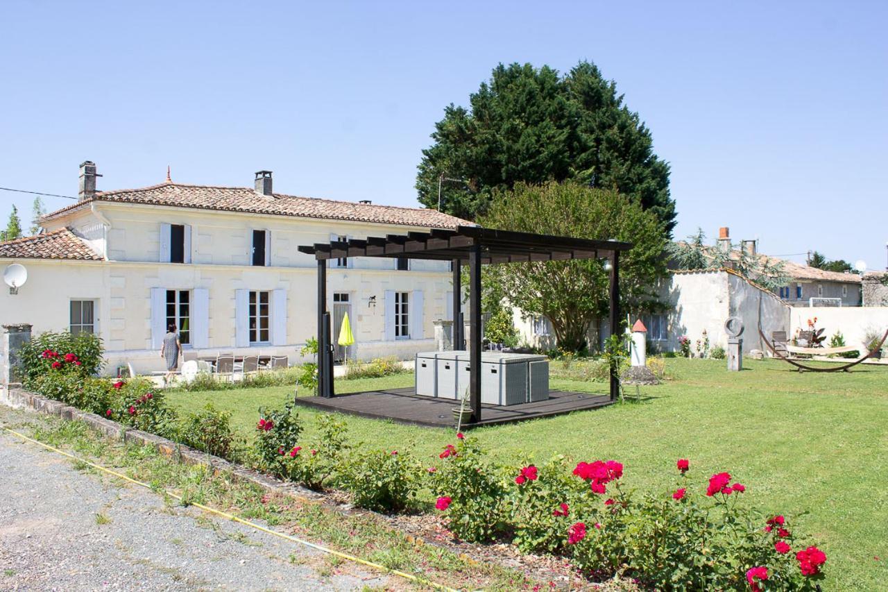 Le Charhido Bed and Breakfast Saint-Fort-sur-Gironde Eksteriør billede